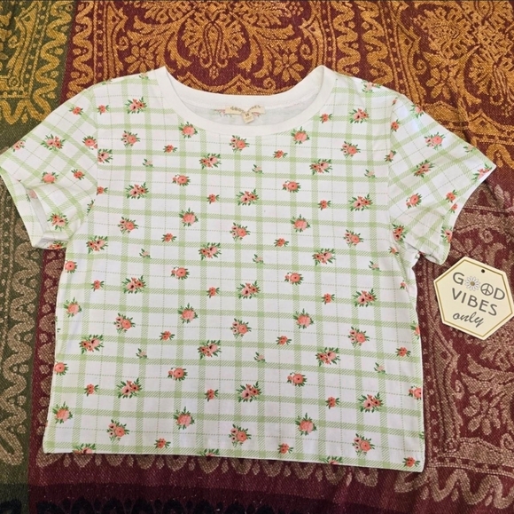 Green and white plaid baby tee with pink floral design - Picture 1 of 3